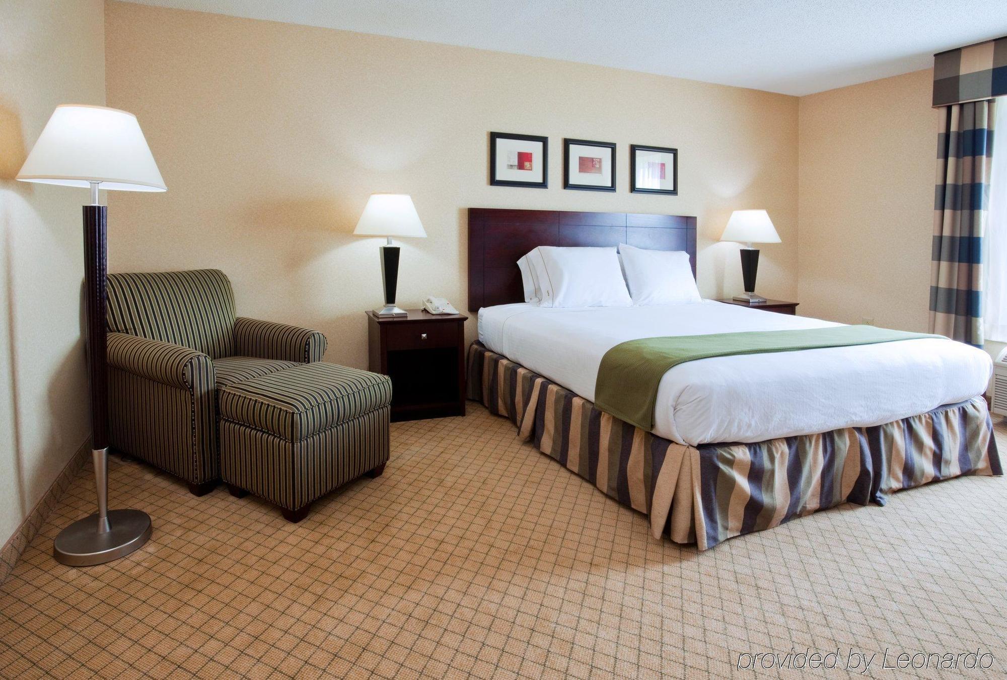 Hotel Express & - Concord By Ihg