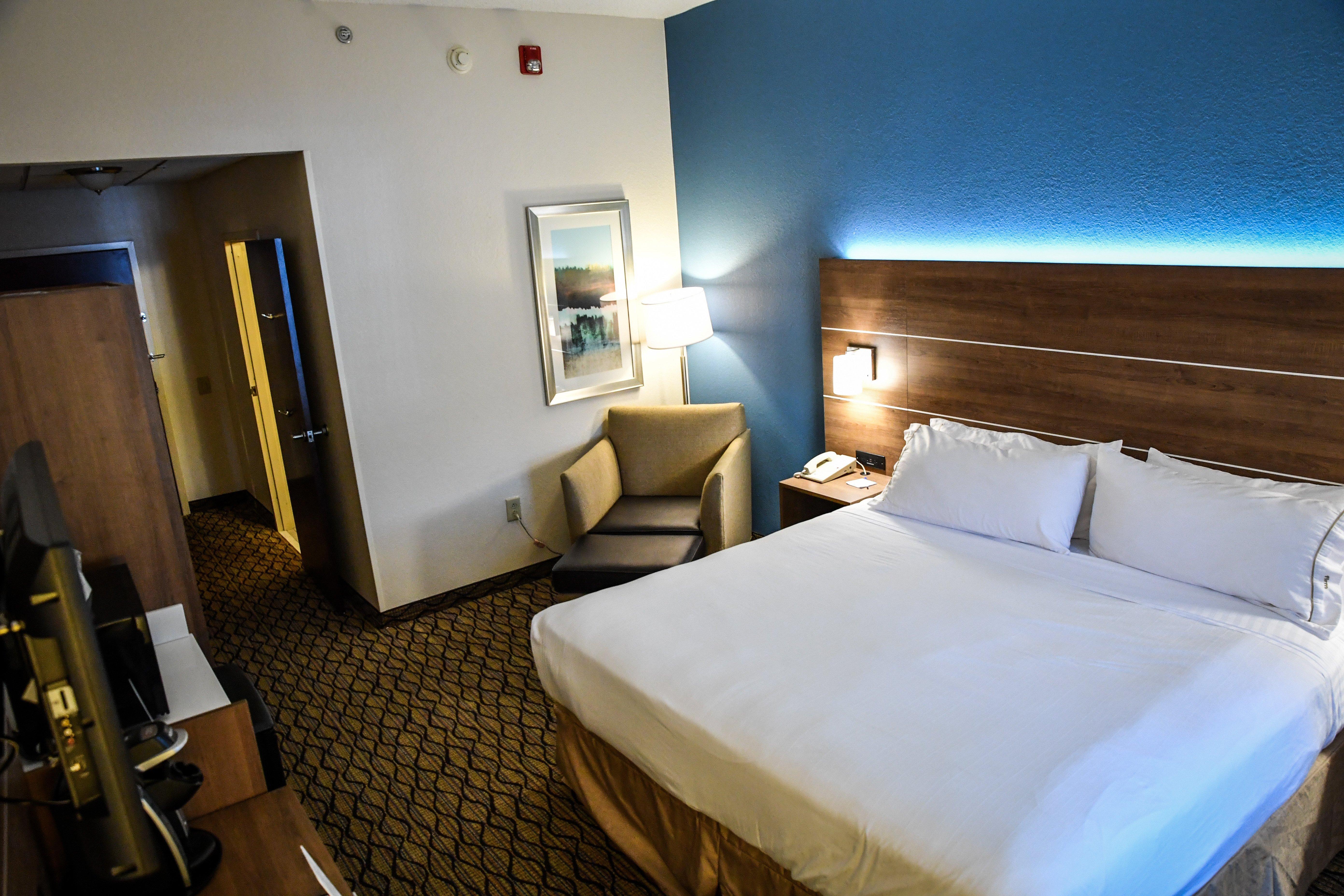 Express & - Concord By Ihg 2*